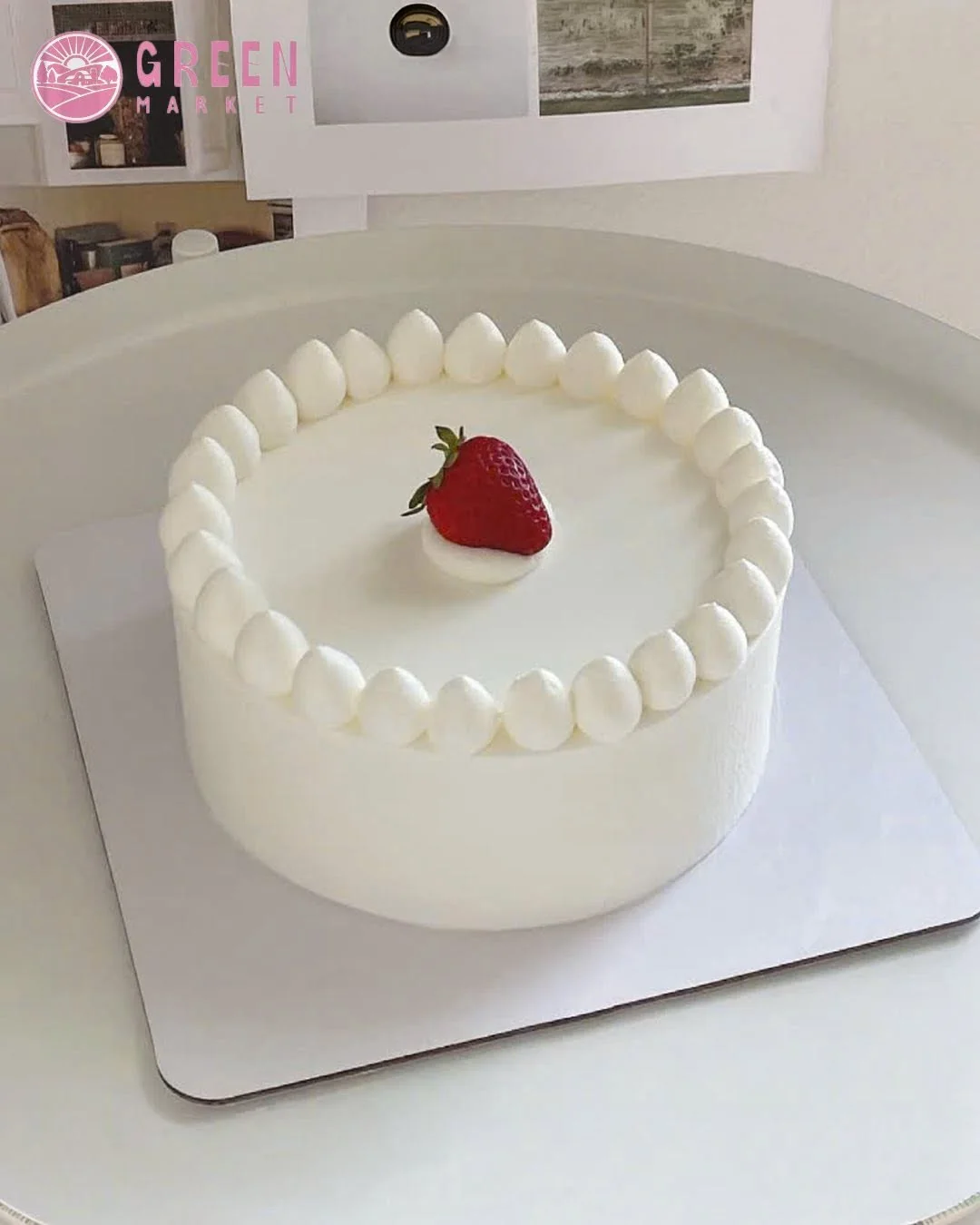 Bánh Kem Viền Kem Dâu Tây DG004
