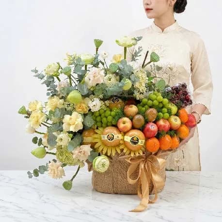 Giỏ Trái Cây Kèm Hoa Tươi YN52 - ảnh 1