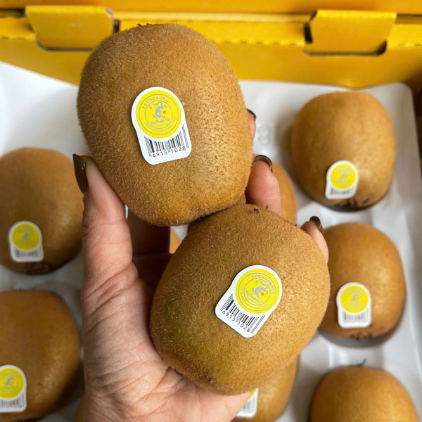 Kiwi vàng nhập khẩu phù hợp làm quà sức khỏe